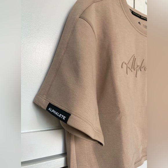 NWT Elements Short Sleeve Crop - Picture 2 of 6